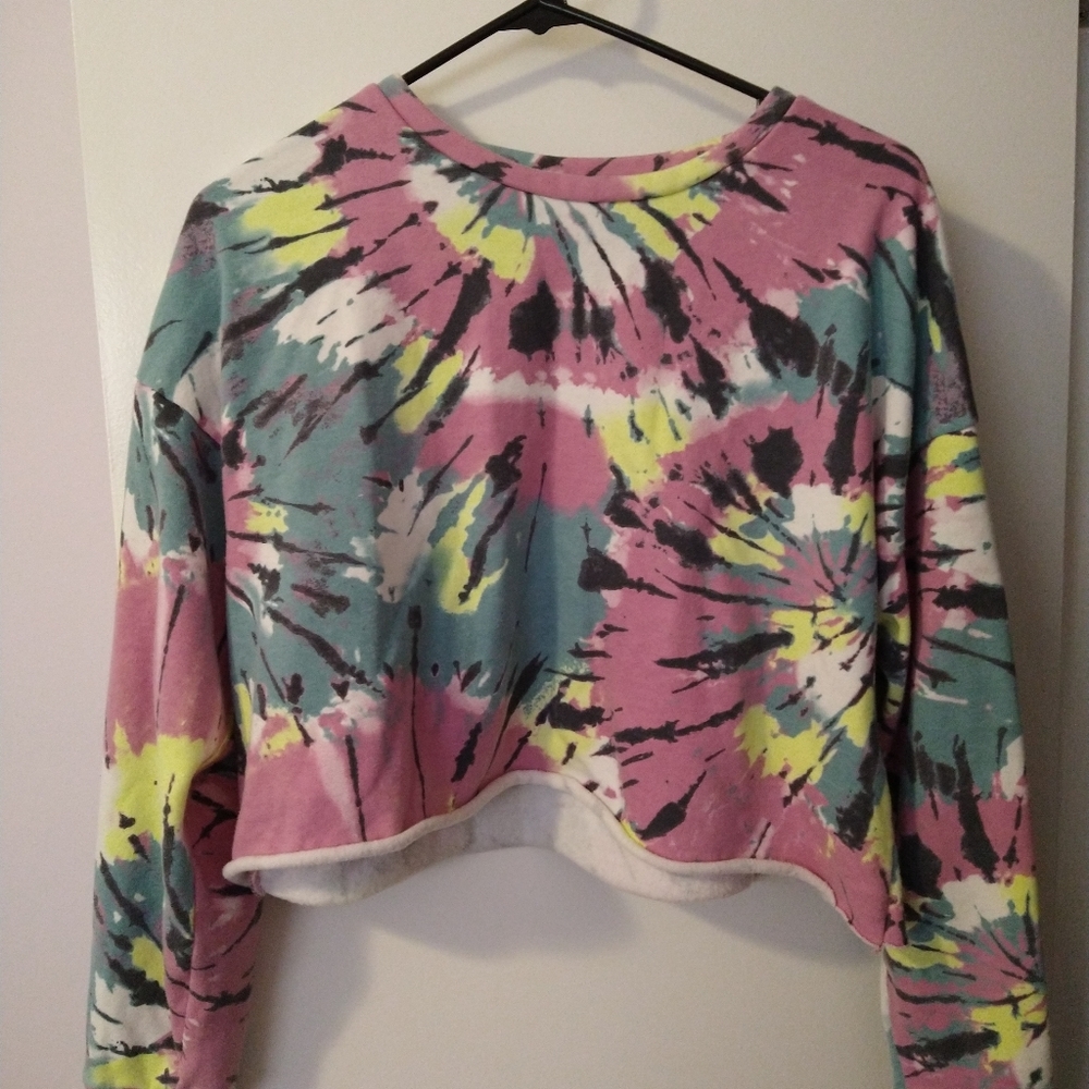 Colsie cropped sweatshirt, size Large